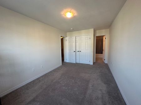 For Lease - 7 Hiscott Drive, Hamilton, Ontario - Photo 5