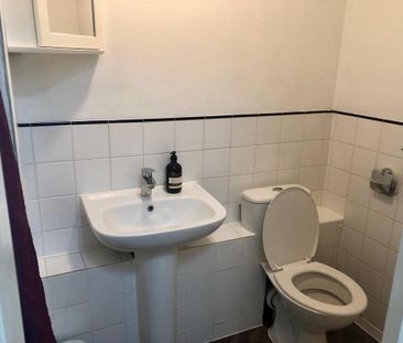 Studio to rent - Photo 6