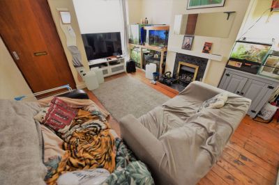 2 bedroom House in Manor Avenue, Leeds - Photo 2