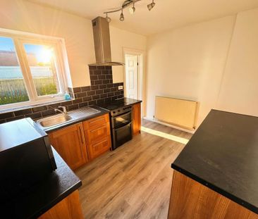 3 bedroom semi-detached house to rent - Photo 5