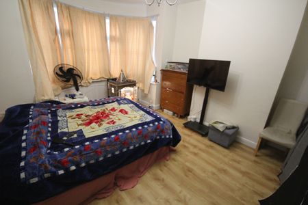 Dorchester Avenue, Harrow - Photo 3