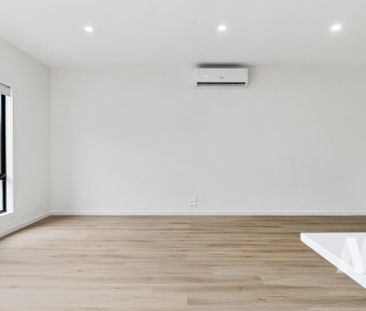 702 Grand Boulevard, Mickleham VIC 3064 - Townhouse For Rent | Domain - Photo 6