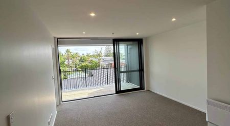 Brand New 2 Bedroom Apartment - Photo 3