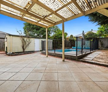 5 Bedroom Family Home! - Photo 3