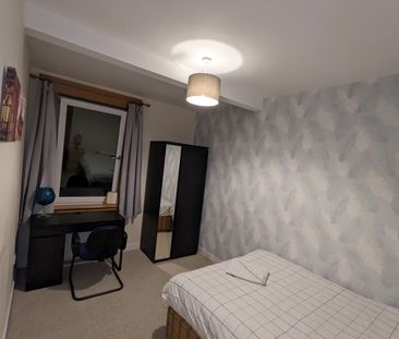 Room in a Shared Flat, Stevenson Drive, EH11 - Photo 4