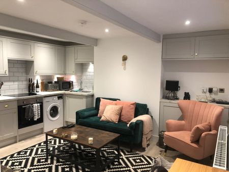 1 Bed End Terrace, Haleys Yard, LS13 - Photo 4