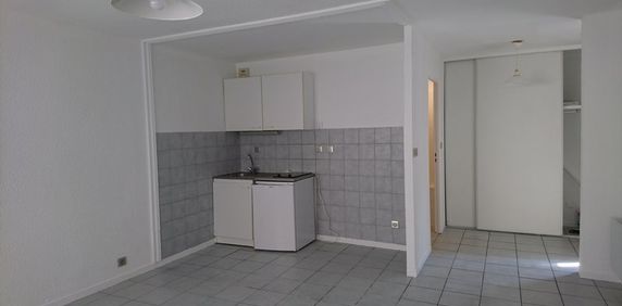 Location Appartement 1 pièce 31m² CLERMONT FERRAND 63000 - Photo 2