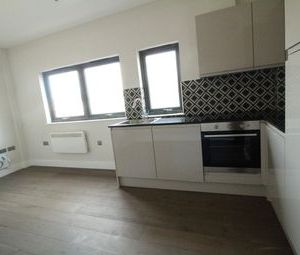 1 Bedrooms Flat to rent in Molly Millars Lane, Wokingham RG41 | £ 208 - Photo 1