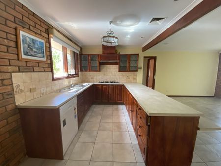 Charming Unit in Sydenham - Photo 3