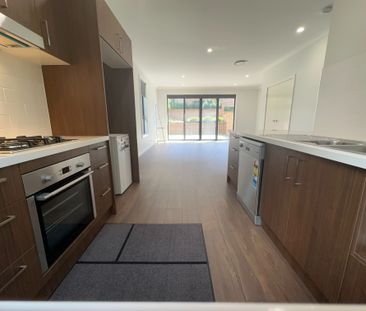 Modern Unit With Quality Finishes Opposite The University Of Newcastle - Photo 5