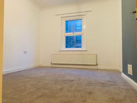 2 Bed Maisonette, Crown Street, RG1 - Photo 2