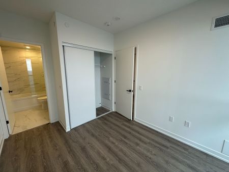 For Lease - 8 Interchange Way Unit# 5107, Vaughan, Ontario - Photo 2