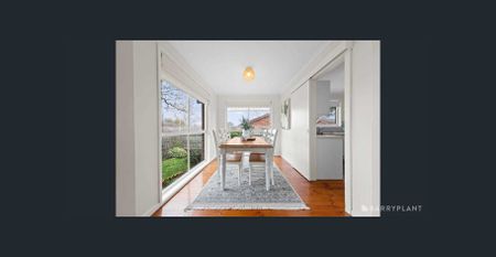 Light-Filled Comfort in a Peaceful Position - Photo 2