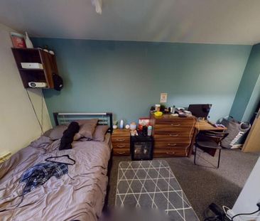 4 bedroom flat to rent - Photo 5