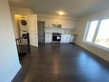 For Lease - 33 Wild Rose Gardens Unit# B, Toronto, Ontario - Photo 2