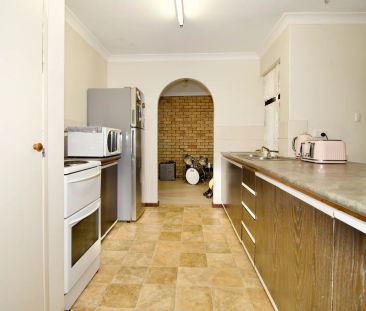 Family home on large block. - Photo 1