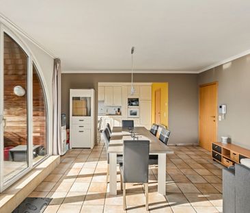 Dakappartement met 2 slaapkamers, 2 terrassen en lift in het centru... - Photo 4