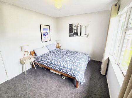 Stokes Valley Living - Photo 4