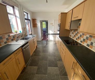 3 bedroom terraced house to rent - Photo 3