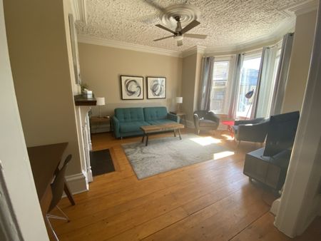 2315 Clifton – 2 BR 1 BATH FULLY FURNISHED NORTH END FLAT WITH PARKING - Photo 5