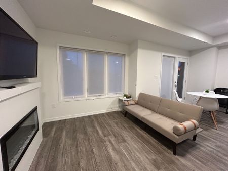 For Lease - 128 Matawin Lane, Richmond Hill, Ontario - Photo 2