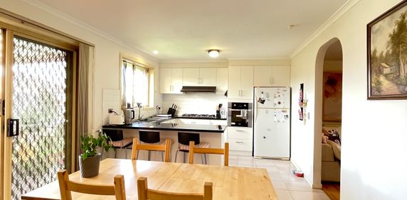 Thomastown - Photo 2