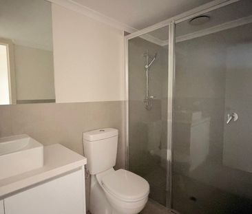 Modern & Convenient Home in Deer Park - Photo 5
