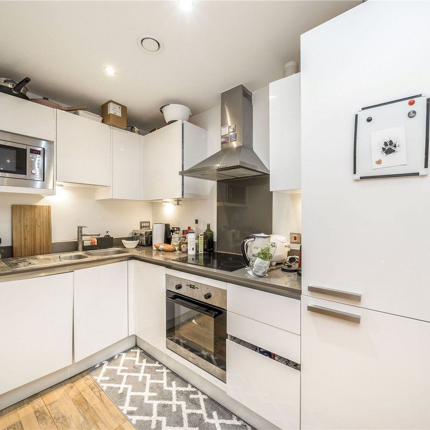 Canary View, Greenwich, SE10 - Photo 1