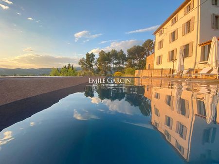 Bastide à louer à Lourmarin avec vue imprenable sur le village - Photo 4