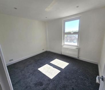 3 bedroom end of terrace house to rent - Photo 6