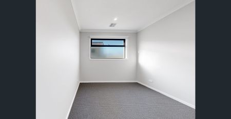 5-BEDROOM HOME IN PRIME LOCATION - Photo 4