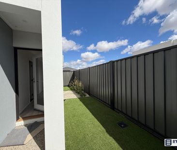 BRAND NEW - Family Townhouse - Photo 5