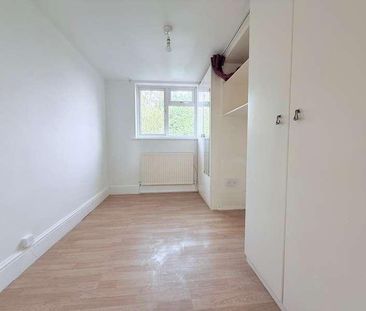 Surbiton, Surrey, KT5 - Photo 5