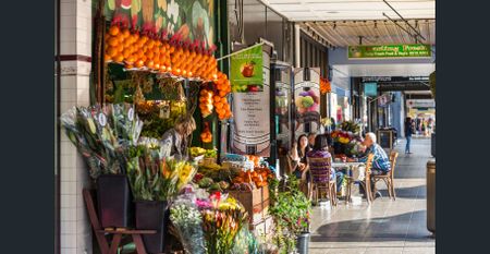 Renovated Conveniently Located Two Bedroom Apartment with Parking - Photo 3