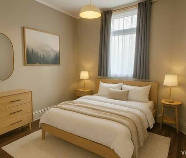 Apartment Living in Iconic Building - Photo 4