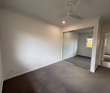 Spacious 4-Bedroom, 2-Bathroom House - Photo 5