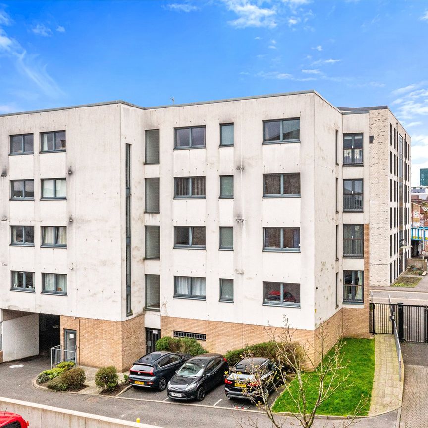 4/3, 26 Great Dovehill - Photo 1