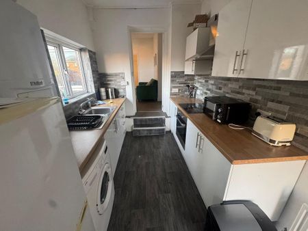 5 bedroom house share to rent - Photo 4