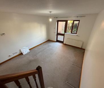 2 bedroom terraced house to rent - Photo 2