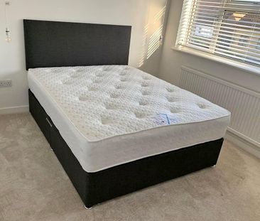 Room in a Shared House, Chesterfield Way, SE15 - Photo 2