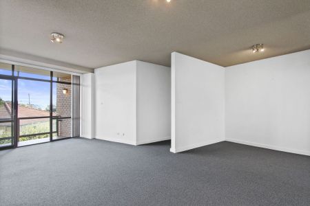 Coastal Living At Its Finest - Photo 2