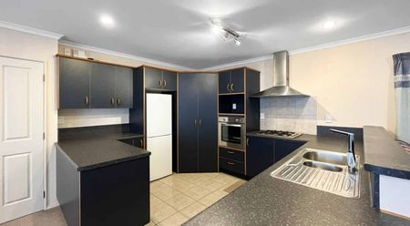 WEST END- 3 BEDROOMS - Photo 3