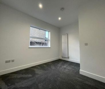 6 bedroom semi-detached house to rent - Photo 5