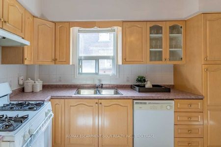 For Lease - 4 Fife Street, Hamilton, Ontario - Photo 4