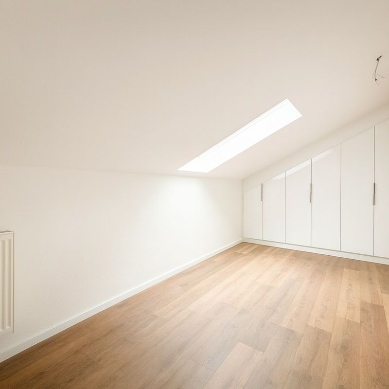 Erstvermietung nach Kernsanierung – stylish 2.5-room penthouse apartments in Grenchen - Foto 1