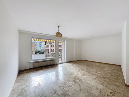 Sion, appartement de 3.5 pièces avec balcon et place de parc au centre-ville - Photo 2