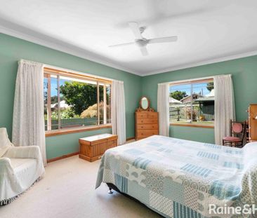 Beautiful Home in Central Location - Photo 5