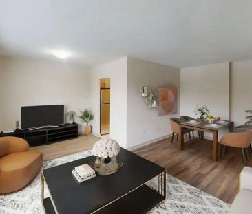 Strathroy Manor | 1470 Williamsport Drive, Mississauga - Photo 1