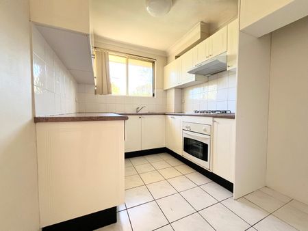 Spacious and Modern 2 Bedroom Apartment - Photo 5