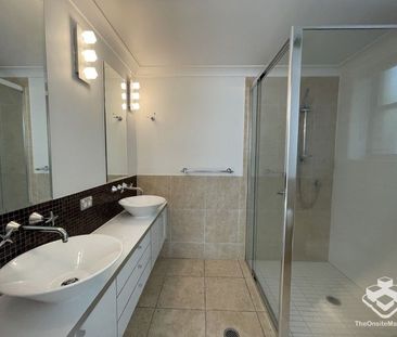 3 Bedroom Villa in Emerald Lakes - Photo 5